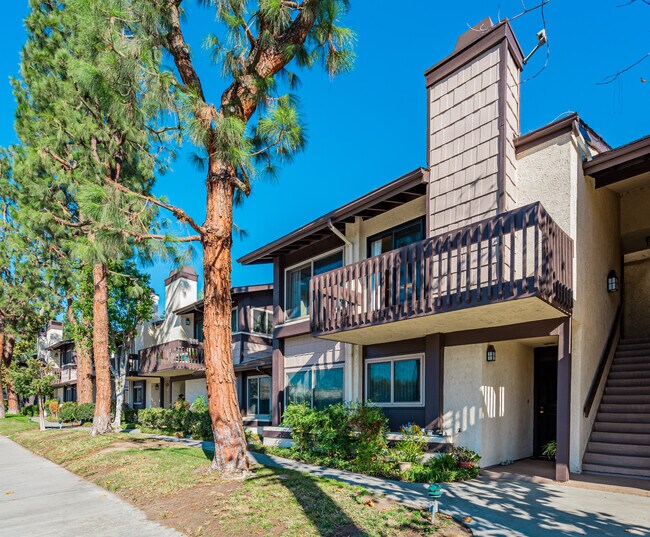 Building Photo - 6716 Clybourn Ave