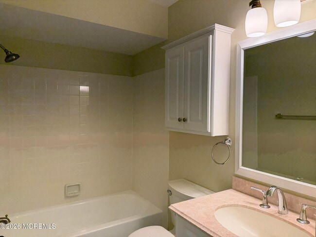 Building Photo - 597 Woodbine Ln