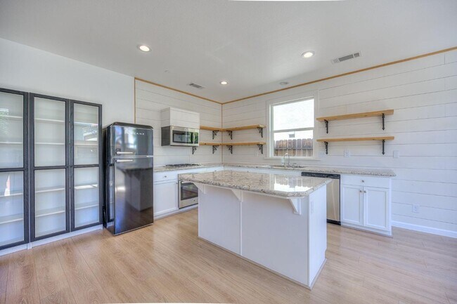 Building Photo - Spacious 3-Bedroom Home with a Backyard in Harlan Ranch Community!