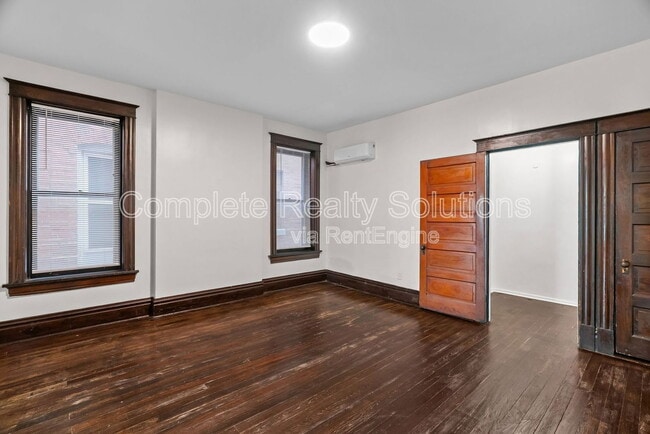 Building Photo - 2042 Russell Blvd