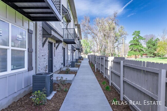 Building Photo - 6643 W 52nd Dr