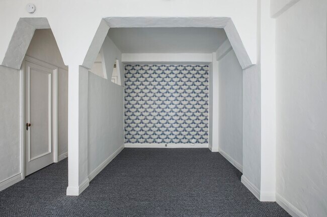 Building Photo - 631 Ofarrell St