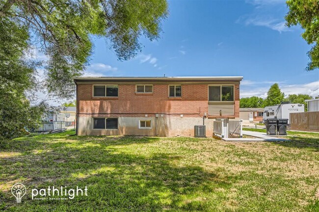 Building Photo - 667 West 2200 North