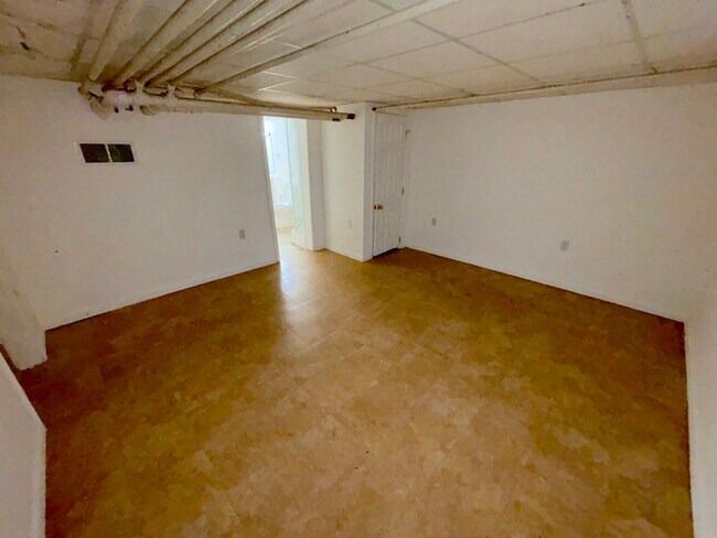 Building Photo - 156 Dupont Cir