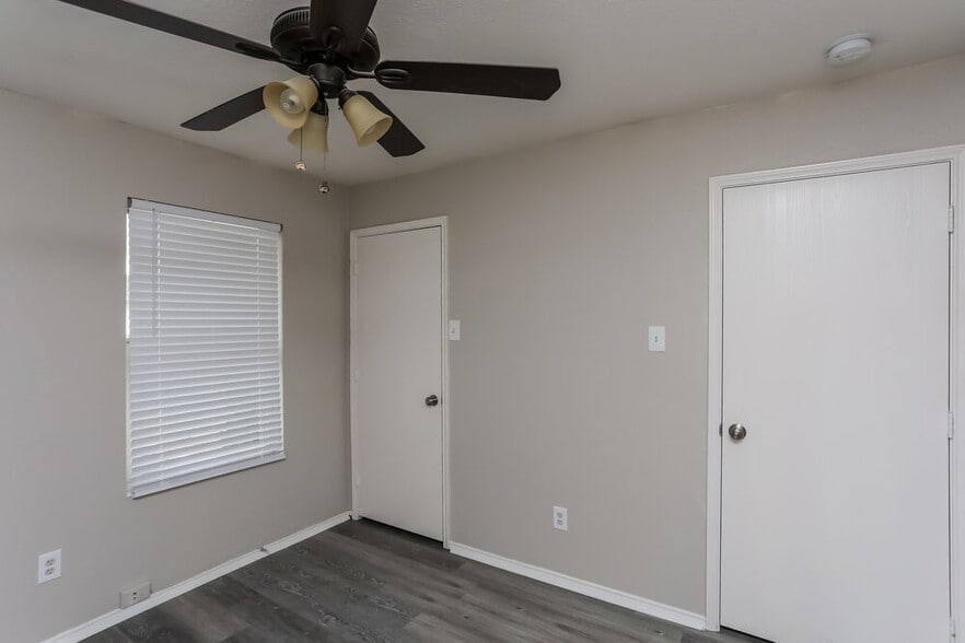 Building Photo - 2513 Buffalo Run