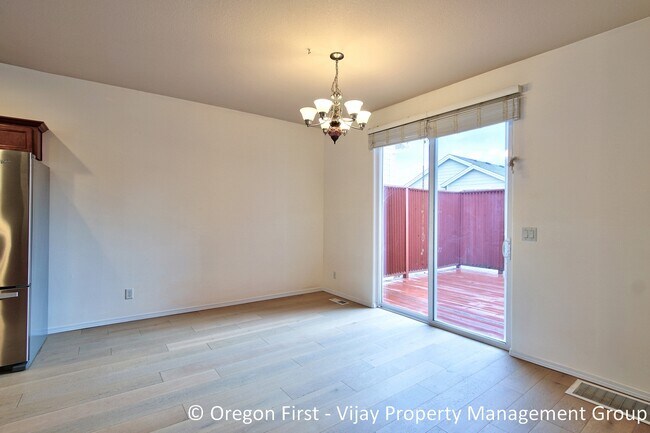 Building Photo - 10568 SW Washington St