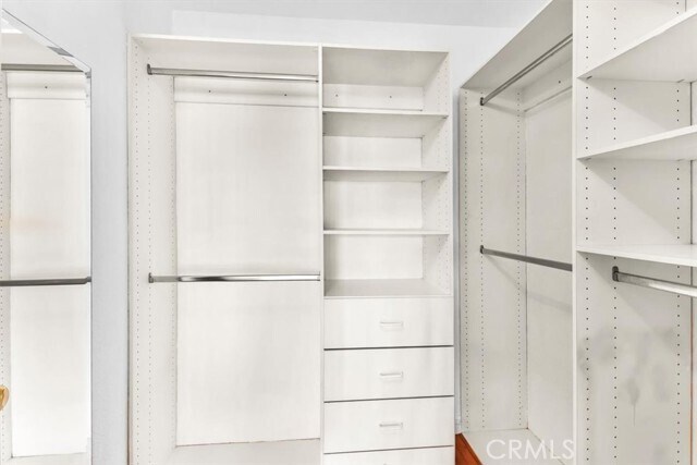 Building Photo - 10650 Kinnard Ave