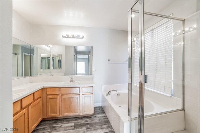 Building Photo - 4024 Benevolent Dr