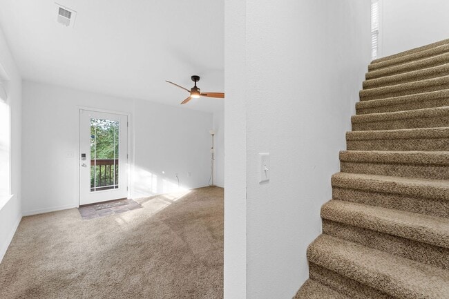 Building Photo - Modern 3-Bedroom Home Near Branson Landing – Available Now!