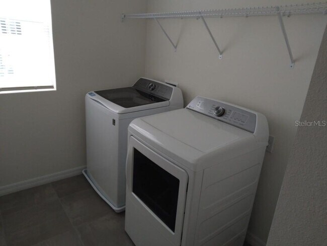 Building Photo - 4BR, 3BA 2-Story Home in Gated Community -...