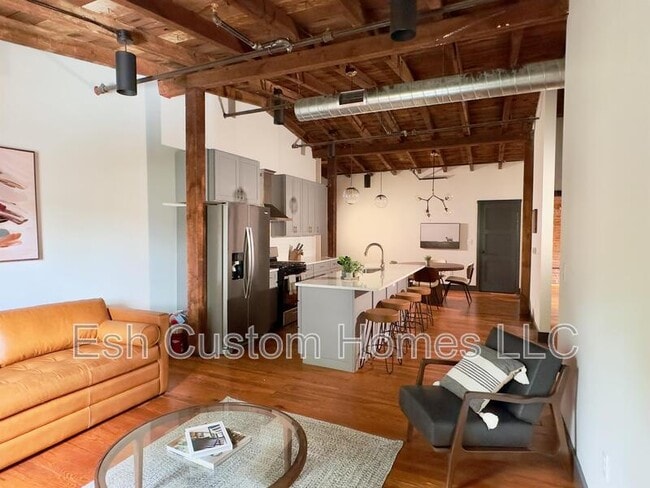 Building Photo - 437 W Grant St