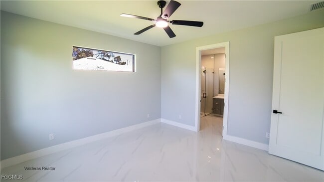 Building Photo - 2401-2403 Matena Ave S