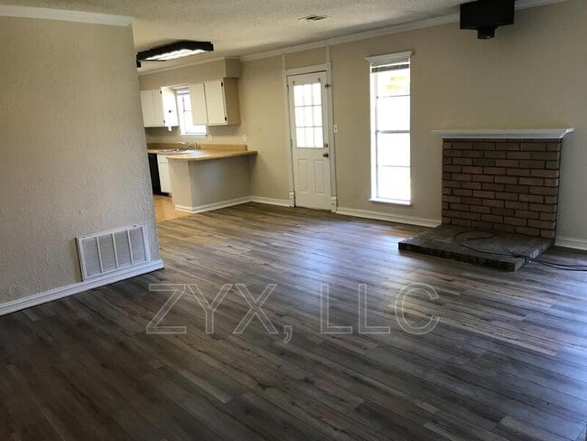 Building Photo - 485 W 150th St