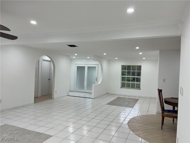 Building Photo - 1837 Marina Cir