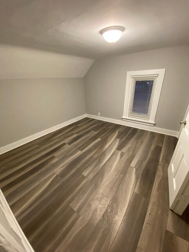 Building Photo - 148 S McHenry Ave