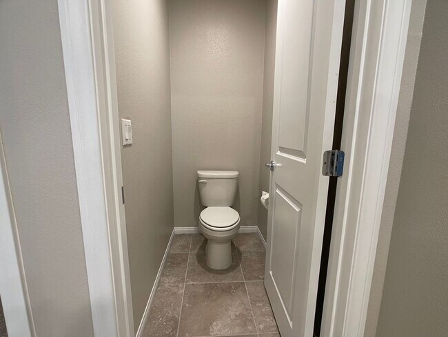 Building Photo - Brand New, Never Lived in House, located in the Southwest!