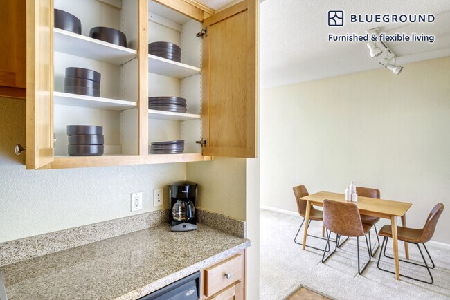 Building Photo - 1000 National Ave