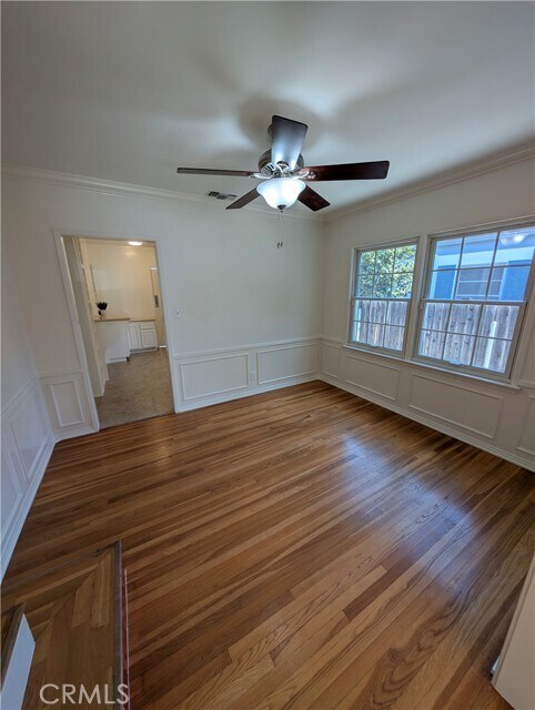 Building Photo - 582 N Sunnyslope Ave