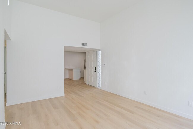 Building Photo - 16041 N 31st St