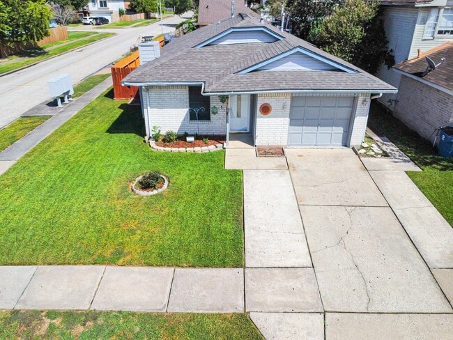Building Photo - 918 Littleport Ln