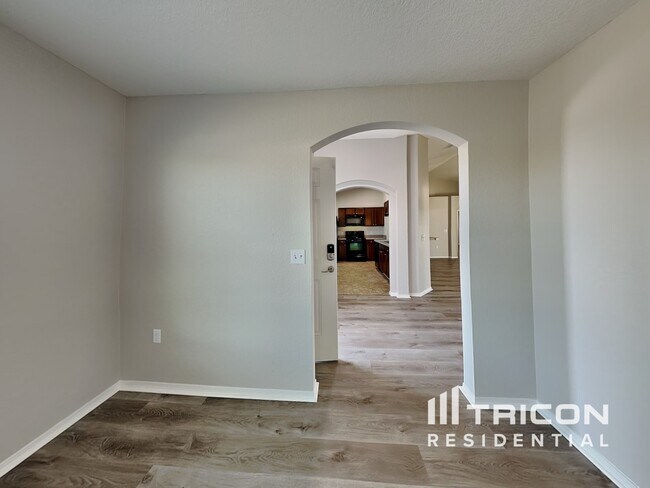 Building Photo - 495 Majestic Gardens Blvd