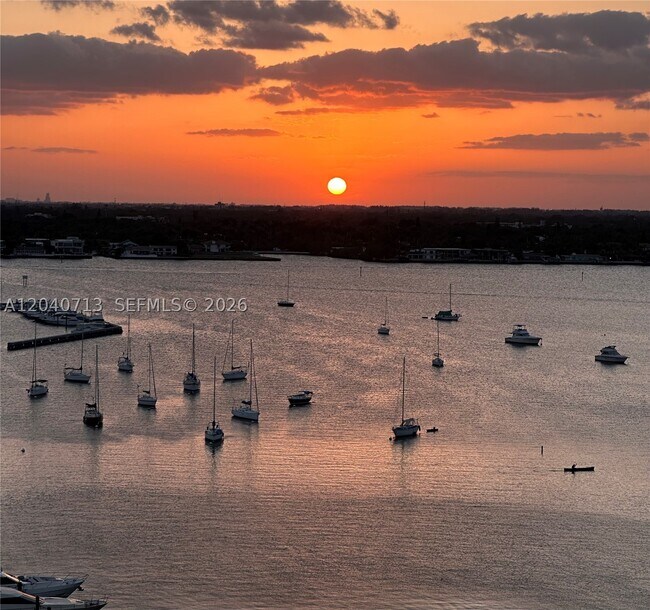 Building Photo - 7900 Harbor Island Dr