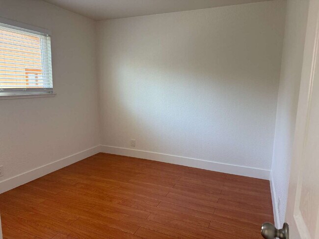 Building Photo - East valley home