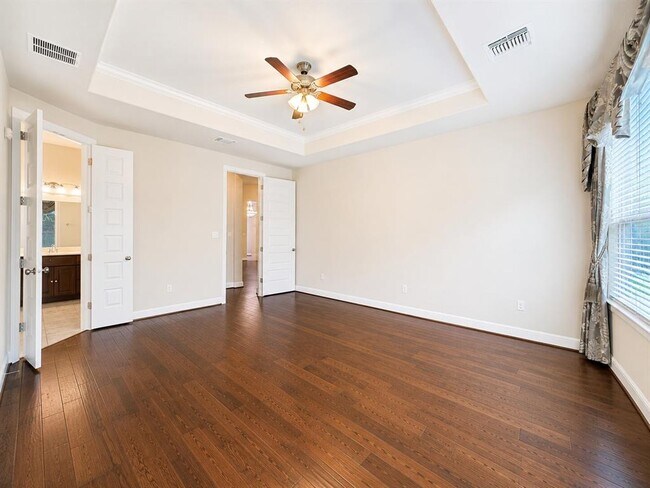Building Photo - 365 Arapaho Dr