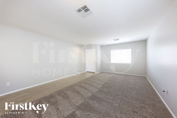 Building Photo - 11597 W Vogel Ave