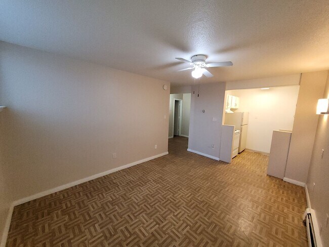Building Photo - 805 S Circle Dr