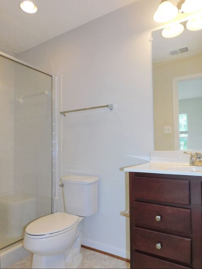 Building Photo - Pet Friendly 3 level End Unit Town Home wi...