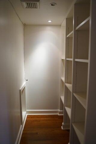 Building Photo - 5215 N Flagler Dr