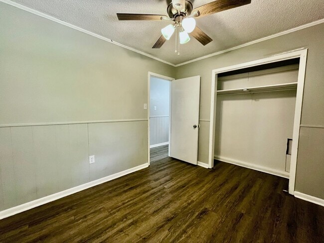 Building Photo - 602 N Cross St