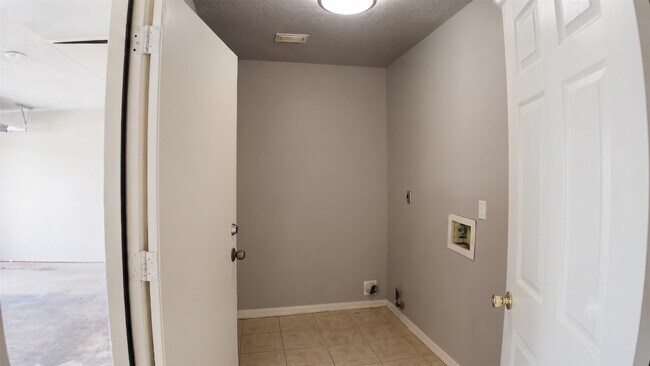 Building Photo - 13624 Sableglen Dr