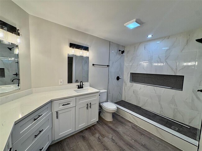 Building Photo - 1103 Stratford Cove