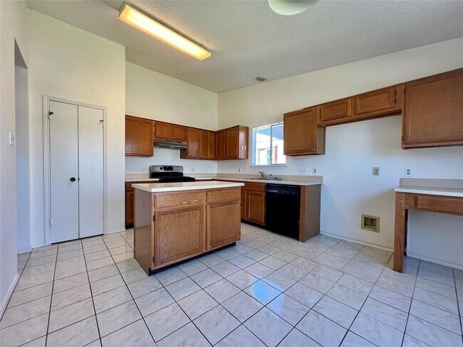 Building Photo - 6005 Avery Island Ave