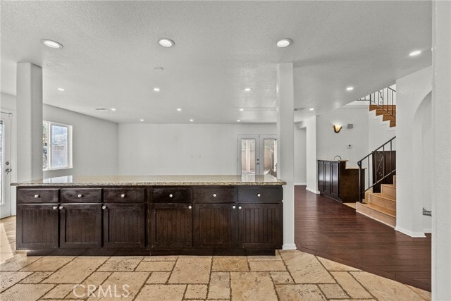 Building Photo - 1138 Lakeview Dr