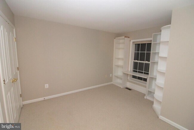 Building Photo - 12990 Pintail Rd