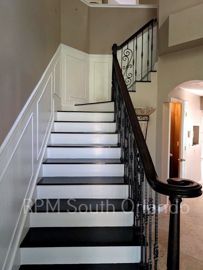 Building Photo - Spacious 4–5 Bedroom Home for Rent in Gate...