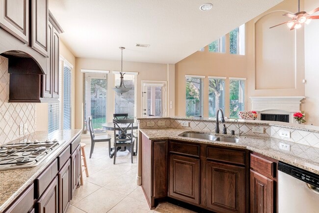 Building Photo - 28707 Hemlock Red Ct