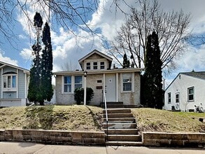 Building Photo - 2068 Reaney Ave E