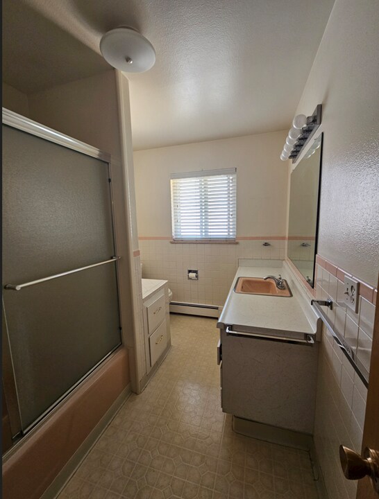Building Photo - 5900 Yukon Ct