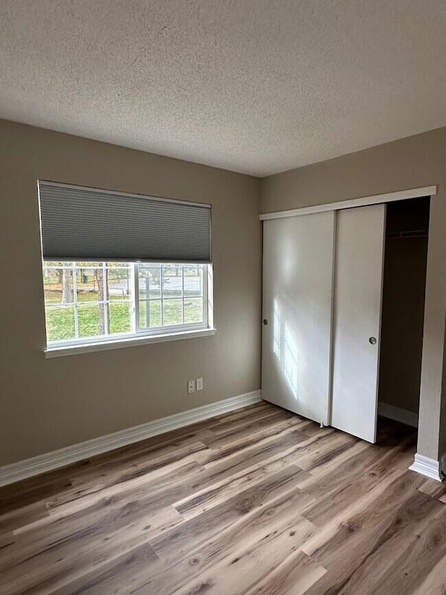 Building Photo - 1872 S Pitkin Cir