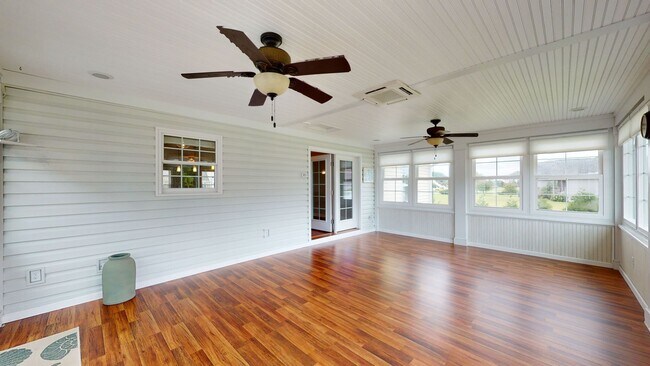 Building Photo - 202 Tidewater Dr