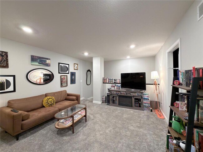 Building Photo - 10518 Weston Wy N