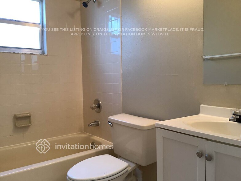 Building Photo - 1557 Long Pond Dr