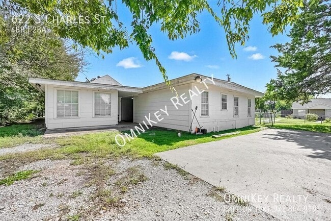 Building Photo - 622 S Charles St