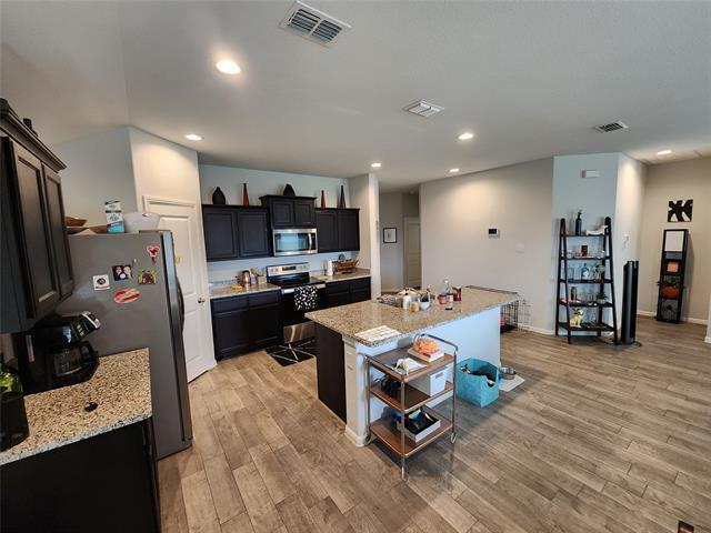 Building Photo - 9240 Castorian Dr