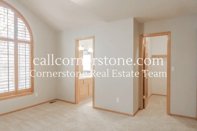 Building Photo - 5535 Jarman St