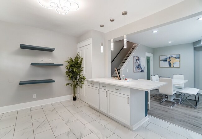 Building Photo - 3825 Zinsle Ave